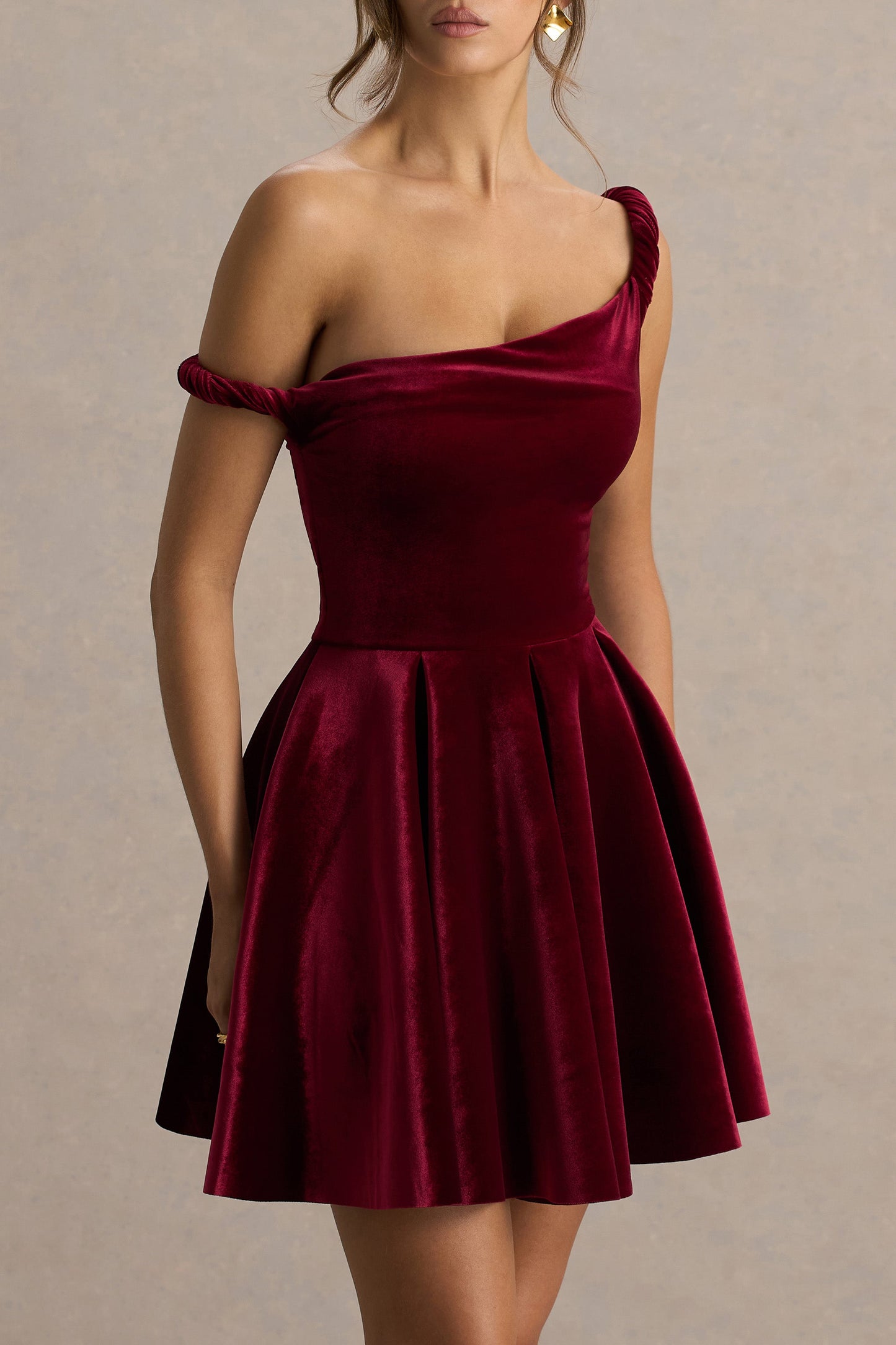 Leticia | Burgundy Velvet Asymmetric-Neck Velvet Mini Dress With Twist-Sleeve